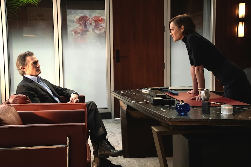 Billy Crudup and Marion Cotillard in The Morning Show.