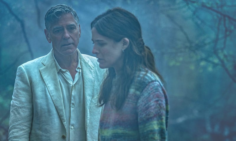 George Clooney as Jay Kelly and Riley Keough as Jessica in Jay Kelly.